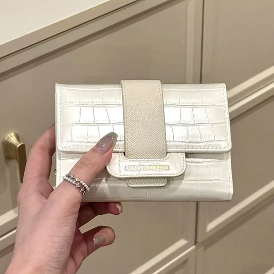 Chic Wallet Vintage Style Brown Crocodile Pattern Wallet for Women | Large Capacity, Multifunctional with Card Slots, Snap Closure, and Coin Purse